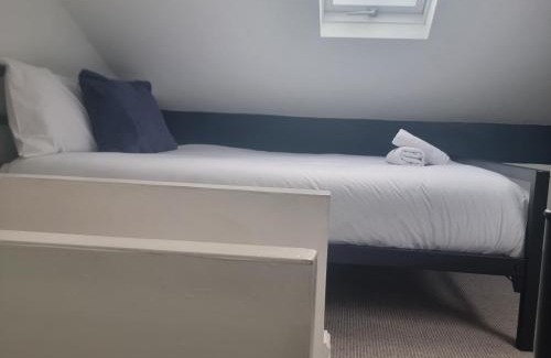 Rusholme Haus | Charming Victorian Retreat 4BR House in Central Manchester