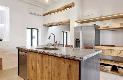 San Juan Bautista Villa | Charming Villa with 5 Bedrooms in San Juan, 1042