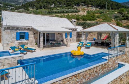 Bol Villa | Charming Villa with Pool