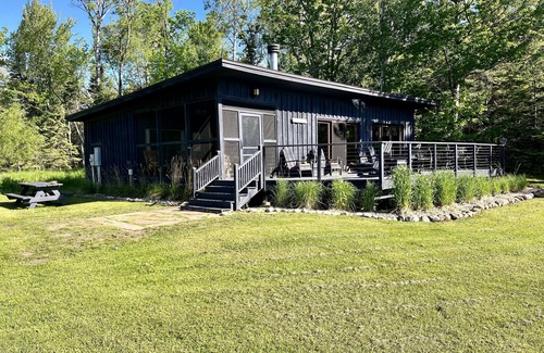 La Pointe Kabine | Charming Vintage 1950's Cottage