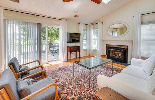 Northwest Haus | Charming Virginia Beach Home w/ Lake Views!