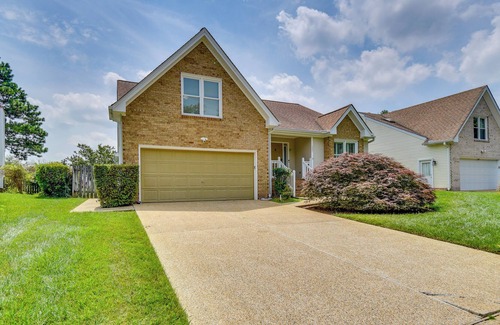 Northwest Haus | Charming Virginia Beach Home w/ Lake Views!