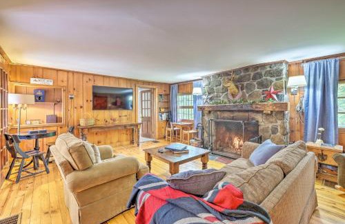 Wilmington Haus | Charming Wilmington Cabin, 8 Mi to Mt Snow!