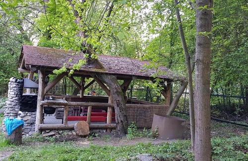 Valaska Haus | Chata pod skalou