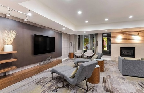 Tempe Hotel | Check Out Desert Botanical Gardens! Downtown Location, Onsite Pool, Pets Allowed