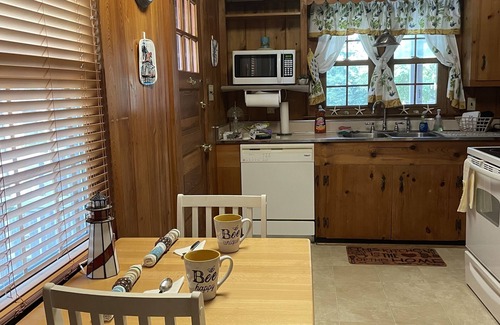 Edenton Hütte | Cheerful 2 Bedroom Cottage on the Inner Banks