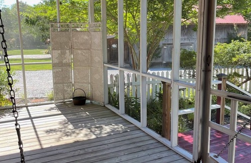 Edenton Hütte | Cheerful 2 Bedroom Cottage on the Inner Banks