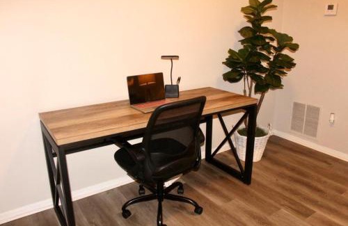 Tucker Haus | Cheerful 2 bedroom townhouse with indoor fireplace