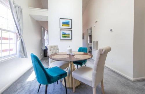 Northwest Haus | Cheerful 2 Bedroom Home near Virginia Wesleyan