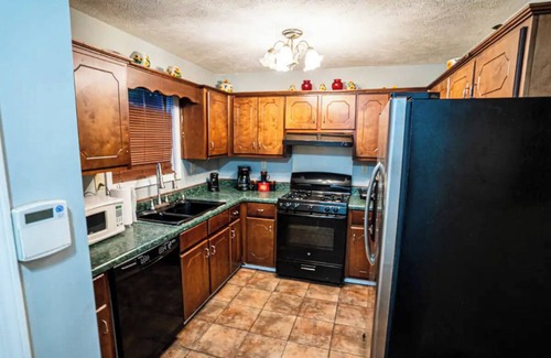 Columbus Haus | Cheerful 3-Bed Room Home in Columbus, MS