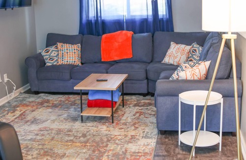 Lansing Haus | Cheerful 4 Bedroom Lansing Home