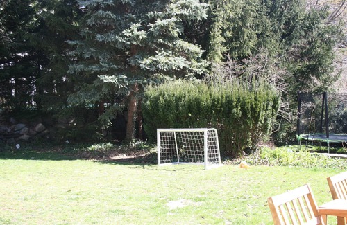 Old Greenwich Haus | Cheerful spacious family home in Old Greenwich - close to beach and town!