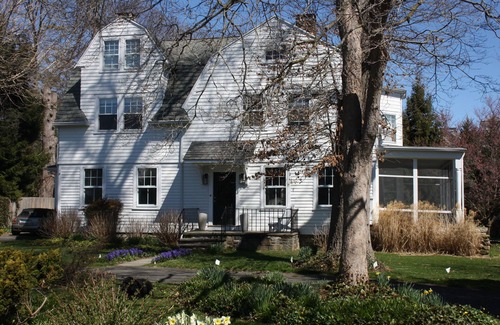 Old Greenwich Haus | Cheerful spacious family home in Old Greenwich - close to beach and town!