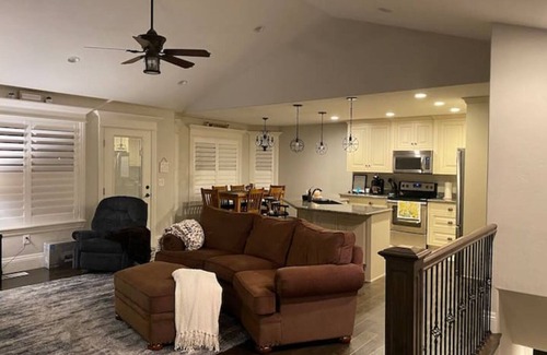 Rock Springs Haus | Cheerful, spacious, sunny & comfy 4-bdrm home