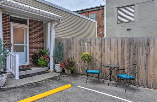 Tiffin Haus | Cheerful Tiffin Digs in the Heart of Downtown