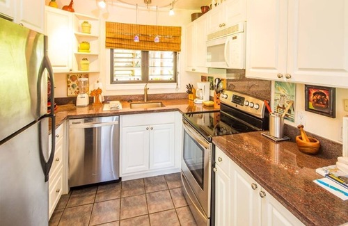 Lihue Eigentumswohnung | Cheery Condo Steps from the Surf - Kaha Lani 127