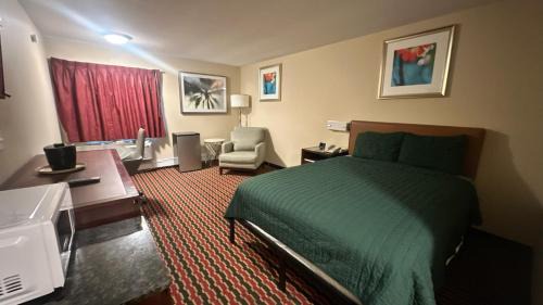 Chesaning Hotel | Chesaning INN & Suites