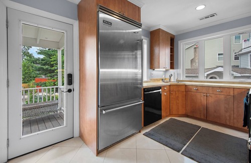 Northwest Haus | Chevy Chase 1920 charm 4 luxury bedrooms Spanish colonial close to everything,