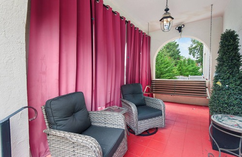 Northwest Haus | Chevy Chase 1920 charm 4 luxury bedrooms Spanish colonial close to everything,