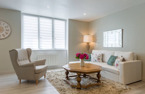 Passenans Haus | "Chez la Tante Louise" charming private apartment