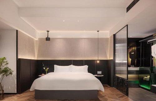 Chengdu City Centre Hotel | CHiC宿里高空酒店