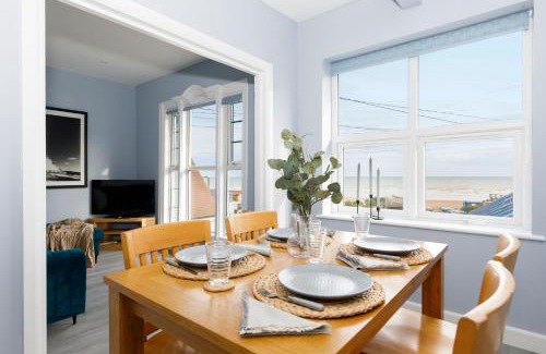 Felpham Wohnung | Chic 2-Bed Seafront Haven Near Felpham Beach