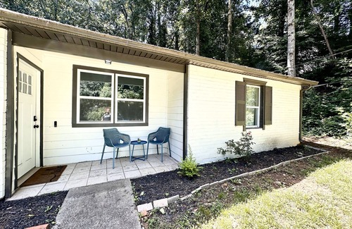 Lilburn Wohnung | Chic 2-bedroom corporate apartment with WiFi, AC in welcoming Lilburn