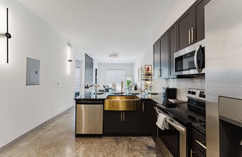 Fort Lauderdale Wohnung | Chic 2BR, Beachside Escape for Families in FLL!