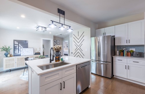East Side Haus | Stylish & Comfy Atlanta Oasis - Near Downtown, Emory, Mercedes Benz Stadium