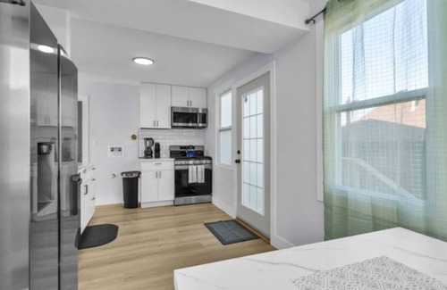 Channel Lake Haus | Chic 4BR Lakefront Canal Escape