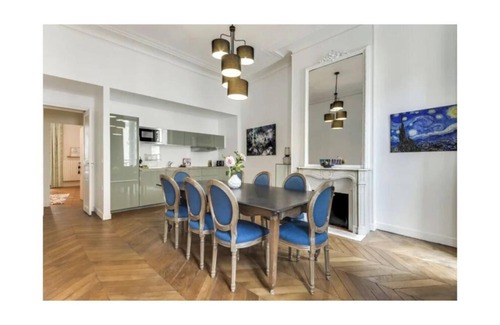 L'Europe Wohnung | Chic 4BRApartment in Saint Lazare– Walk to Opera Garnier & Galeries Lafayette