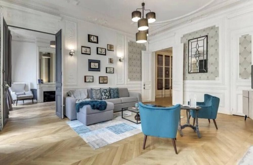 L'Europe Wohnung | Chic 4BRApartment in Saint Lazare– Walk to Opera Garnier & Galeries Lafayette