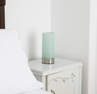 Exarhia Wohnung | Chic 4th Floor Apt, Large Balcony, cinema view