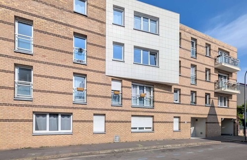 Asnieres-sur-Seine Wohnung | Chic and comfortable apartment with parking