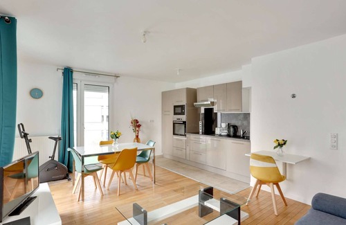 Universite Wohnung | Chic apart with parking near Paris