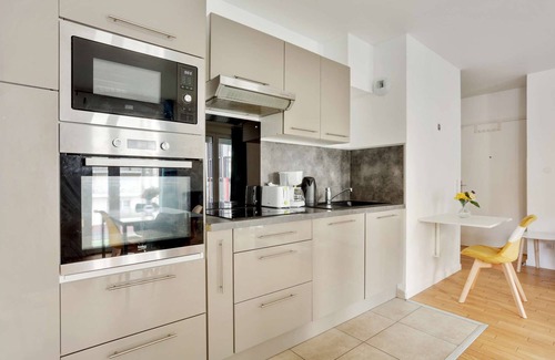 Universite Wohnung | Chic apart with parking near Paris