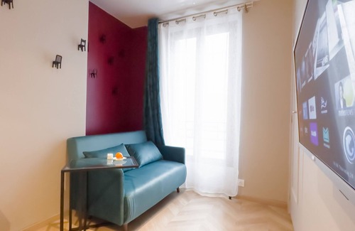 12th Arrondissement Wohnung | Chic Calm Designed paris central