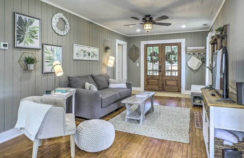 Carrollton Hütte | NEW! Chic Carrollton Cottage w/ Updated Interior!
