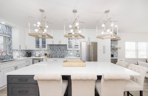 Savannah Eigentumswohnung | Chic Coastal Contemporary Condo Situated on Secluded Powder Sand Spotts Beach