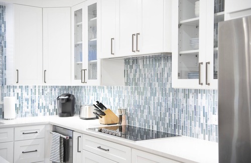 Savannah Eigentumswohnung | Chic Coastal Contemporary Condo Situated on Secluded Powder Sand Spotts Beach