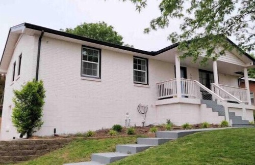 Charlotte Park Wohnung | Chic cozy studio 15mi BNA, 7mi Broadway, 6mi Vanderbilt, 5mi Bicentennial Park