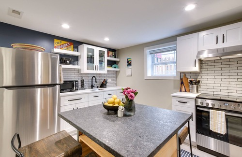 Forest Park Wohnung | Chic Forest Park Home w/ Patio - 10 Mi to Chicago