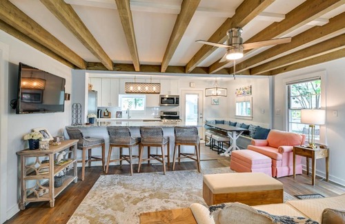 Myrtle Beach Haus | Chic Historic Myrtle Beach Cottage Steps to Beach