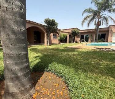 Lakhyayeta Villa | Chic home with a private pool