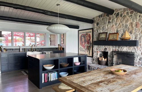 Northport Hütte | Klassisches, schickes Blockhaus mit Flair, modernisiert und modern ausgestattet.