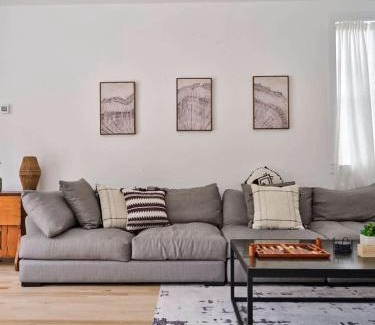 Roscoe Haus | Chic Renovated Chalet with Private Pond