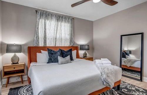 Southbank Wohnung | Chic riverfront apartment in downtown San Marco