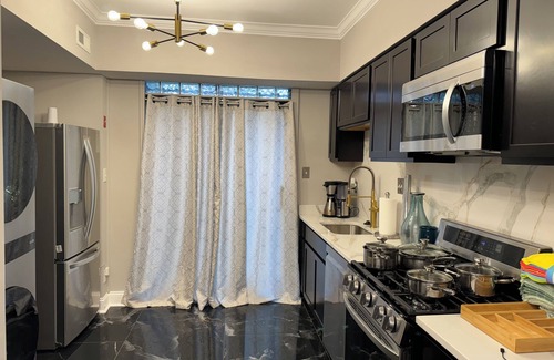 Park View Haus | CHIC Stylish Townhouse in DC - RARE