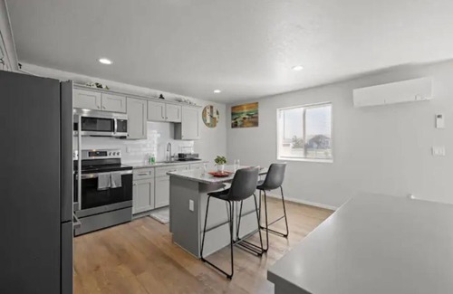 Pasco Haus | Chic & Tranquil 2BR Home in PSC