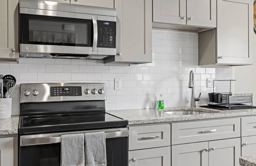 Pasco Haus | Chic & Tranquil 2BR Home in PSC